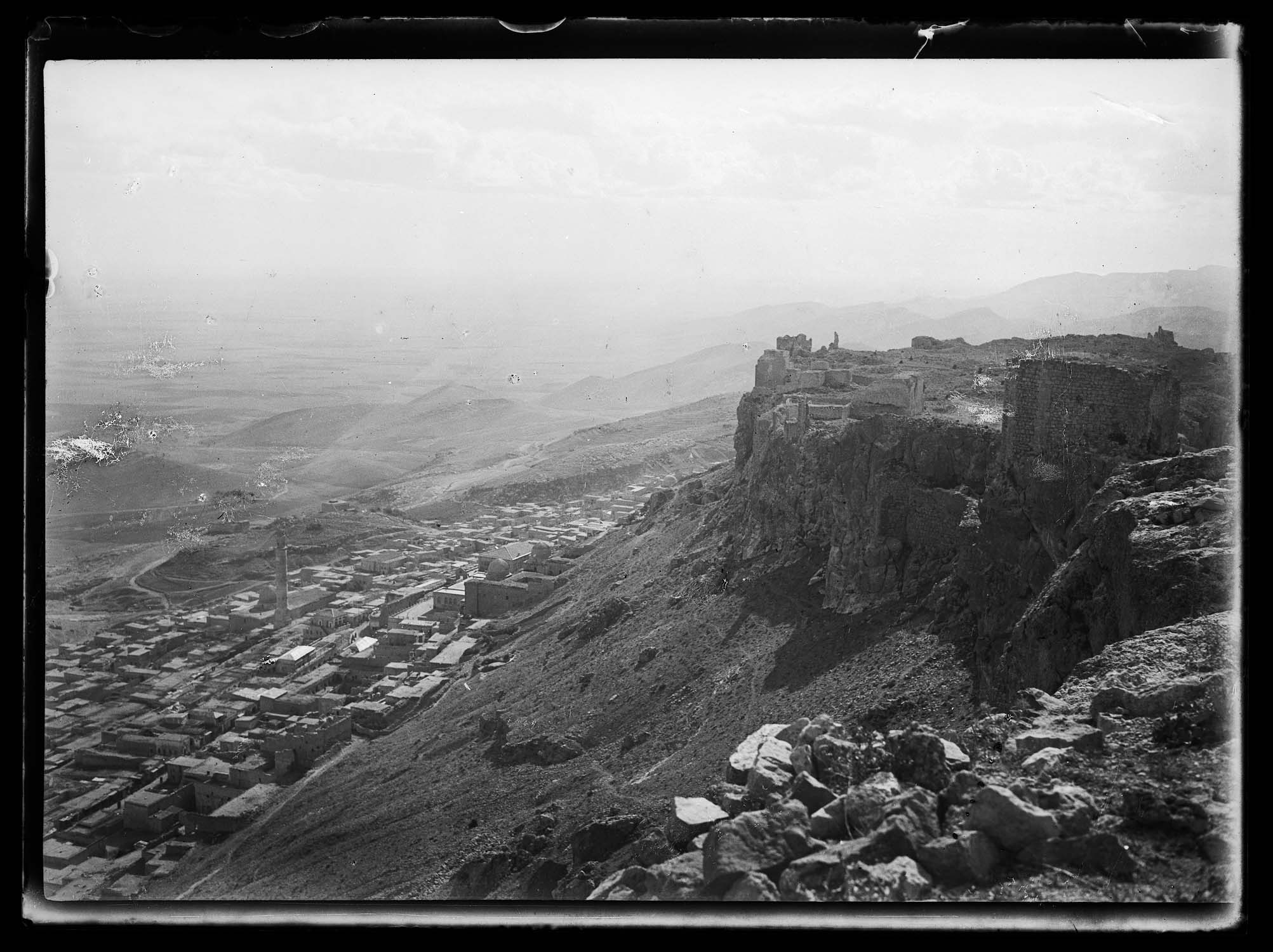 La plate-forme du château et la ville